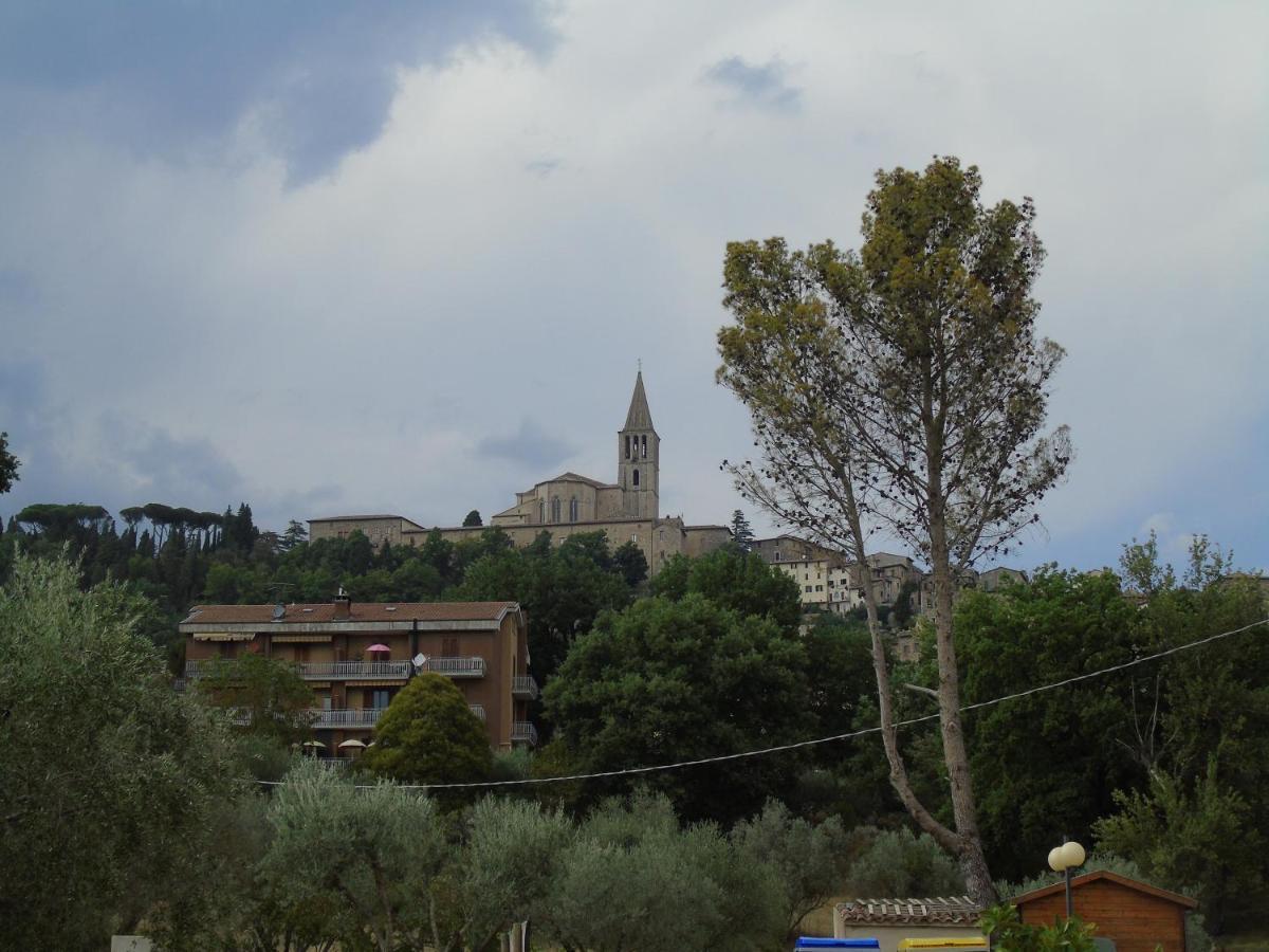 Agriturismo Camera Rosa Todi Eksteriør bilde